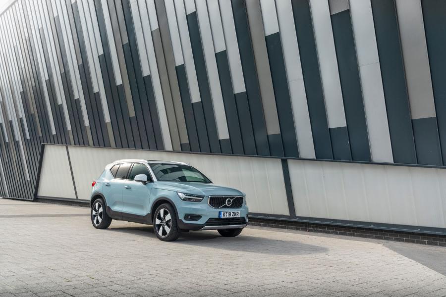  Volvo XC40 T3 Momentum 2018 года  (UK) (фото 23 из 40)